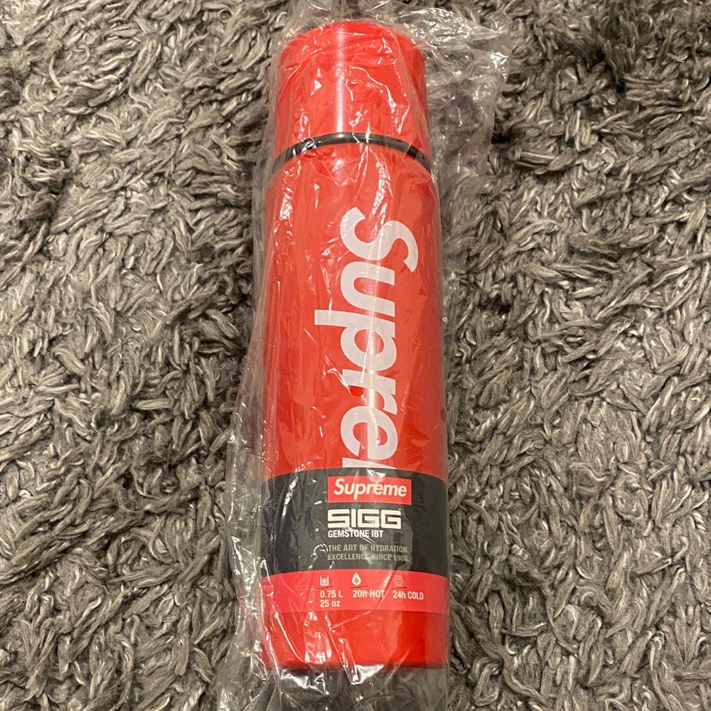 Supreme Red SIGG Bottle NEW